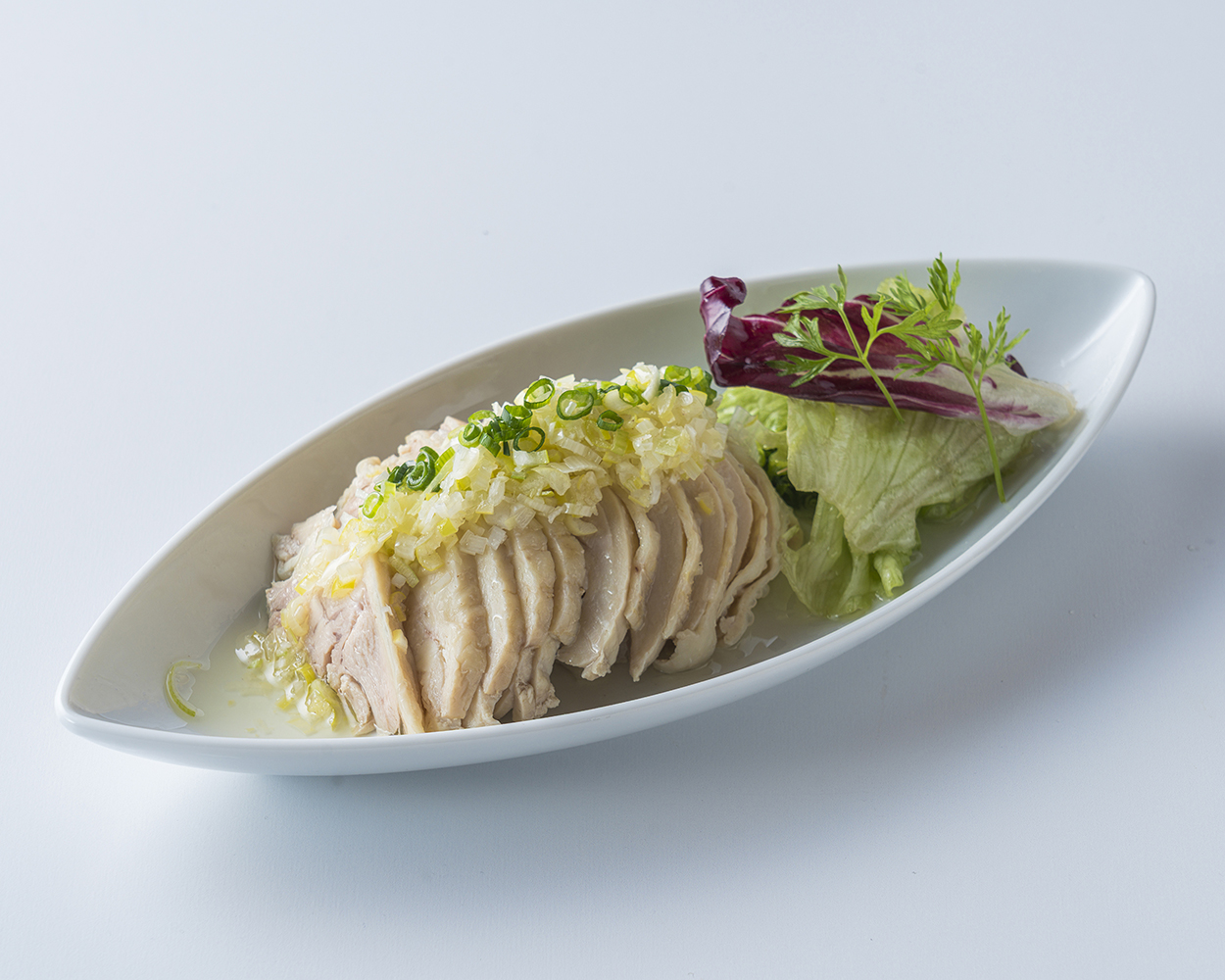 蒸し鶏の葱ソース掛け